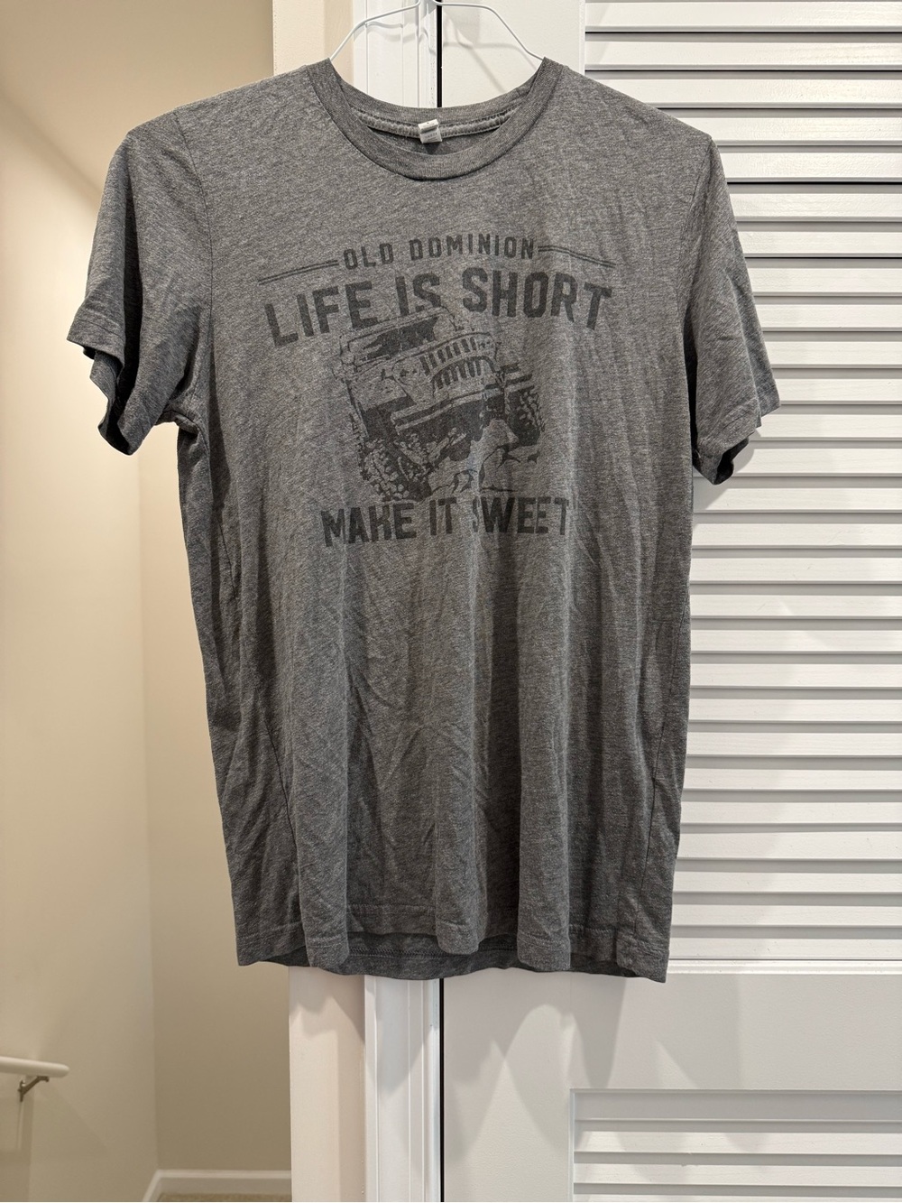 Old dominion band tee shirt